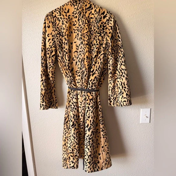 Leopard print coat skirt set, belted coat pocket side,slit skirt, plush print. - Picture 7 of 10